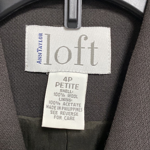 Ann Taylor Loft Womens Blazer size 4 P - Picture 3 of 5